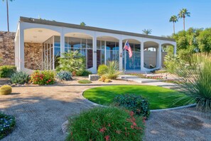 Exterior - Quintessential Mid-Century Modern Oasis in the Desert (Indian Wells)