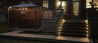 Relax! New Hottub in this 5⭐️ home•Family Friends•beautiful neighborhood• 🏈
