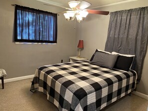 2 bedrooms, iron/ironing board, bed sheets