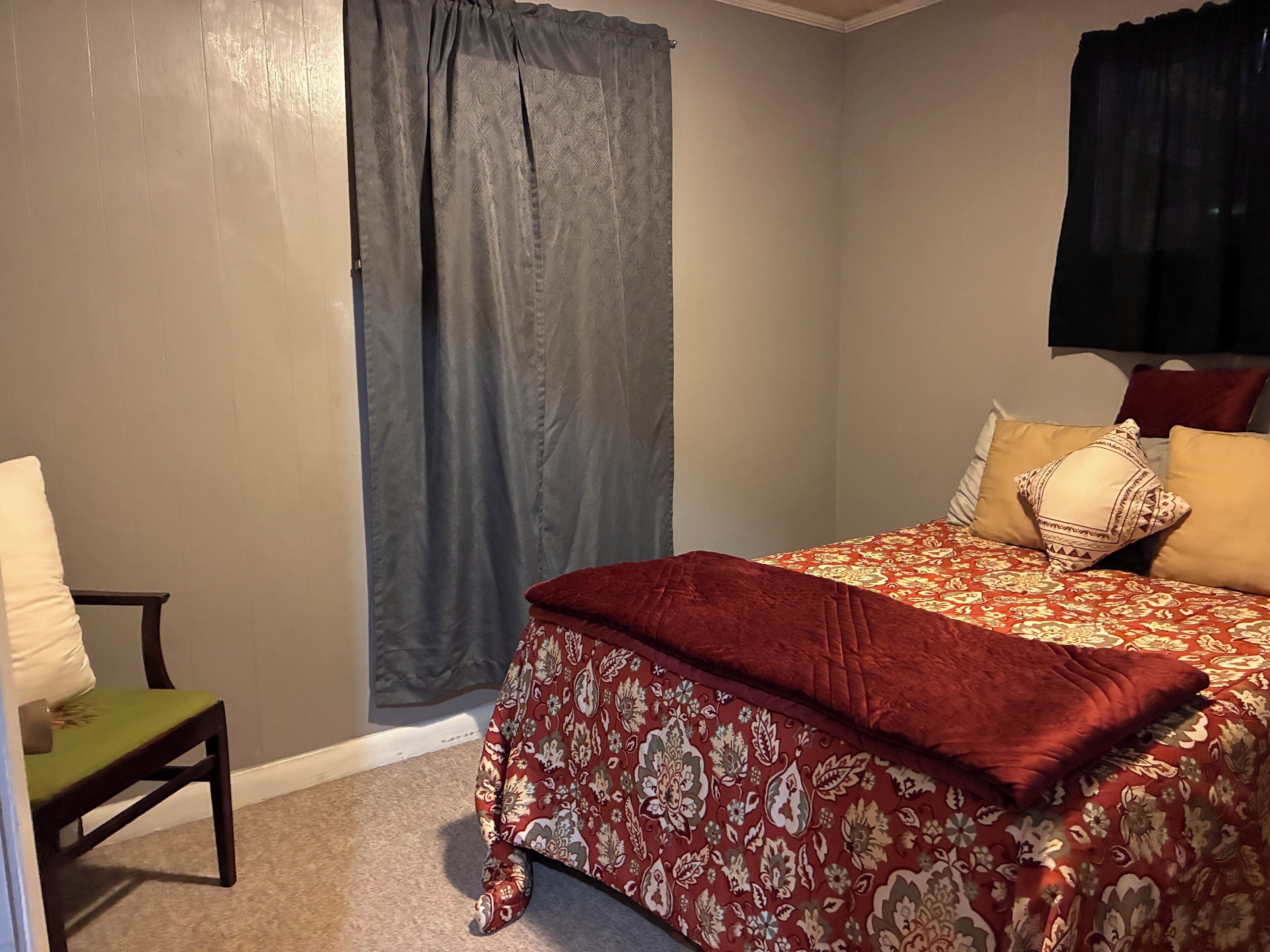 2 bedrooms, iron/ironing board, bed sheets