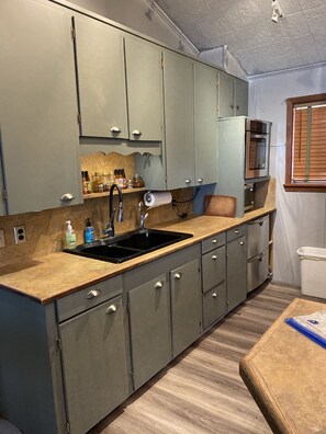 Fridge, microwave, oven, stovetop - Private lakefront home with amazing views! (Noble)