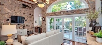 BY THE SEA VACATION VILLAS 2 BED/HOT TUB TWO BLOCKS TO BEACH