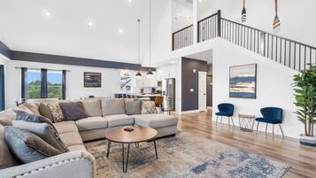 TV, fireplace, ping pong