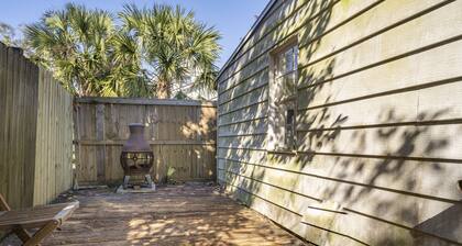 East Hill Coastal Cottage, prefect for couples and families, pet friendly.