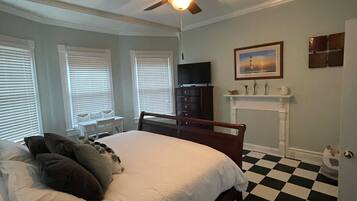 2 bedrooms, desk, iron/ironing board, travel crib