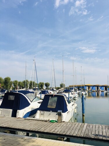 House with big private Garden - 2 min walk to center/10 to Beach/1h drive Venice