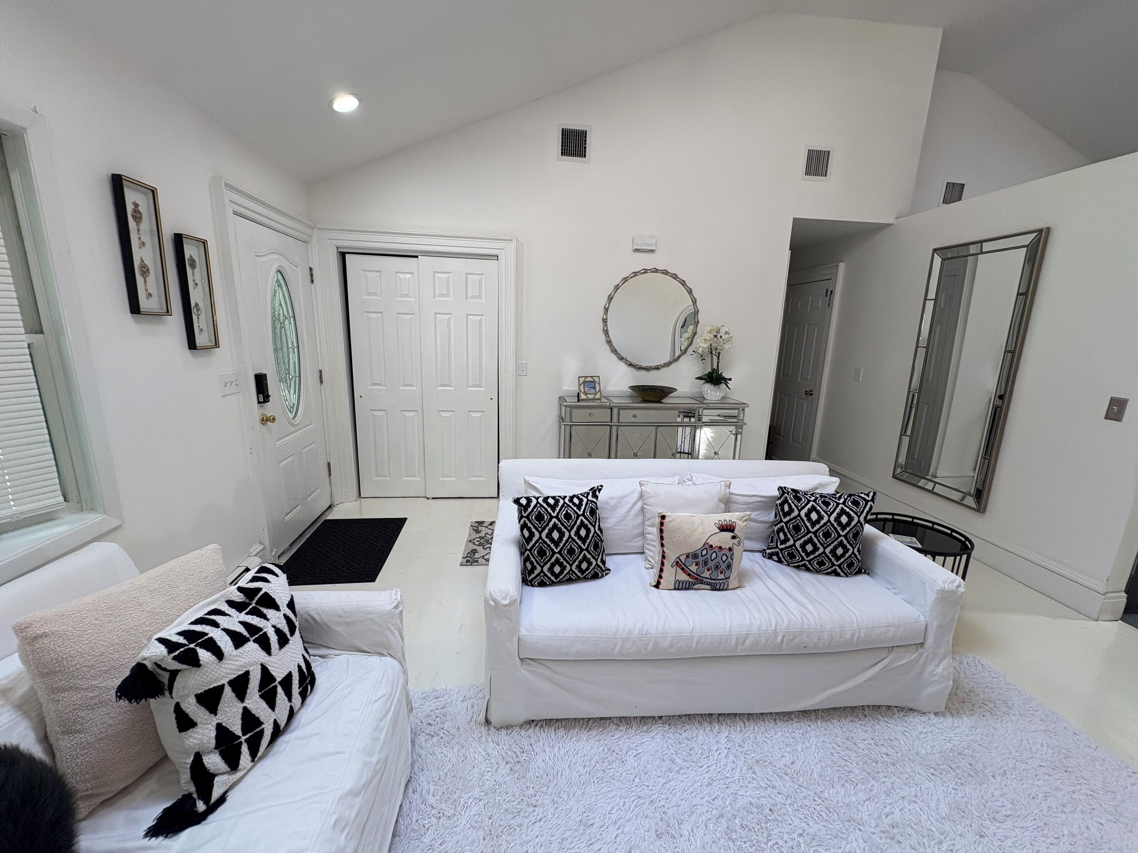 Smart-TV, Kamin, Tischfußball, Tischtennisplatte