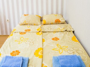 2 bedrooms, iron/ironing board, free WiFi, bed sheets