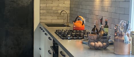 Frigorífic, forn, placa de cuina i rentaplats