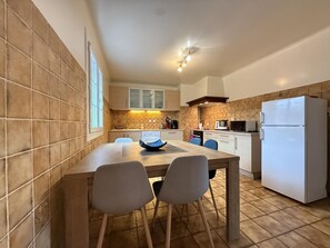 Frigorífico, microondas y lavavajillas