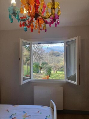 3 عدّة غرف نوم وخدمة الإنترنت