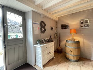 المنشأة من الداخل