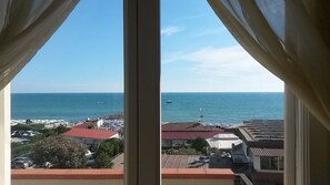 Interior - Seafront apartment 2 bedrooms 4+1 sleeps 4 floor elevator parking space (MARINELLA DI SARZANA)
