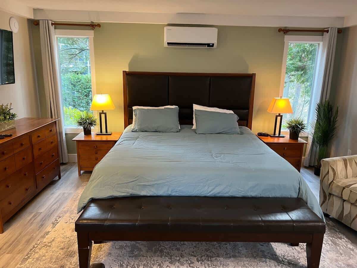 1 slaapkamer, een strijkplank/strijkijzer, wifi, beddengoed