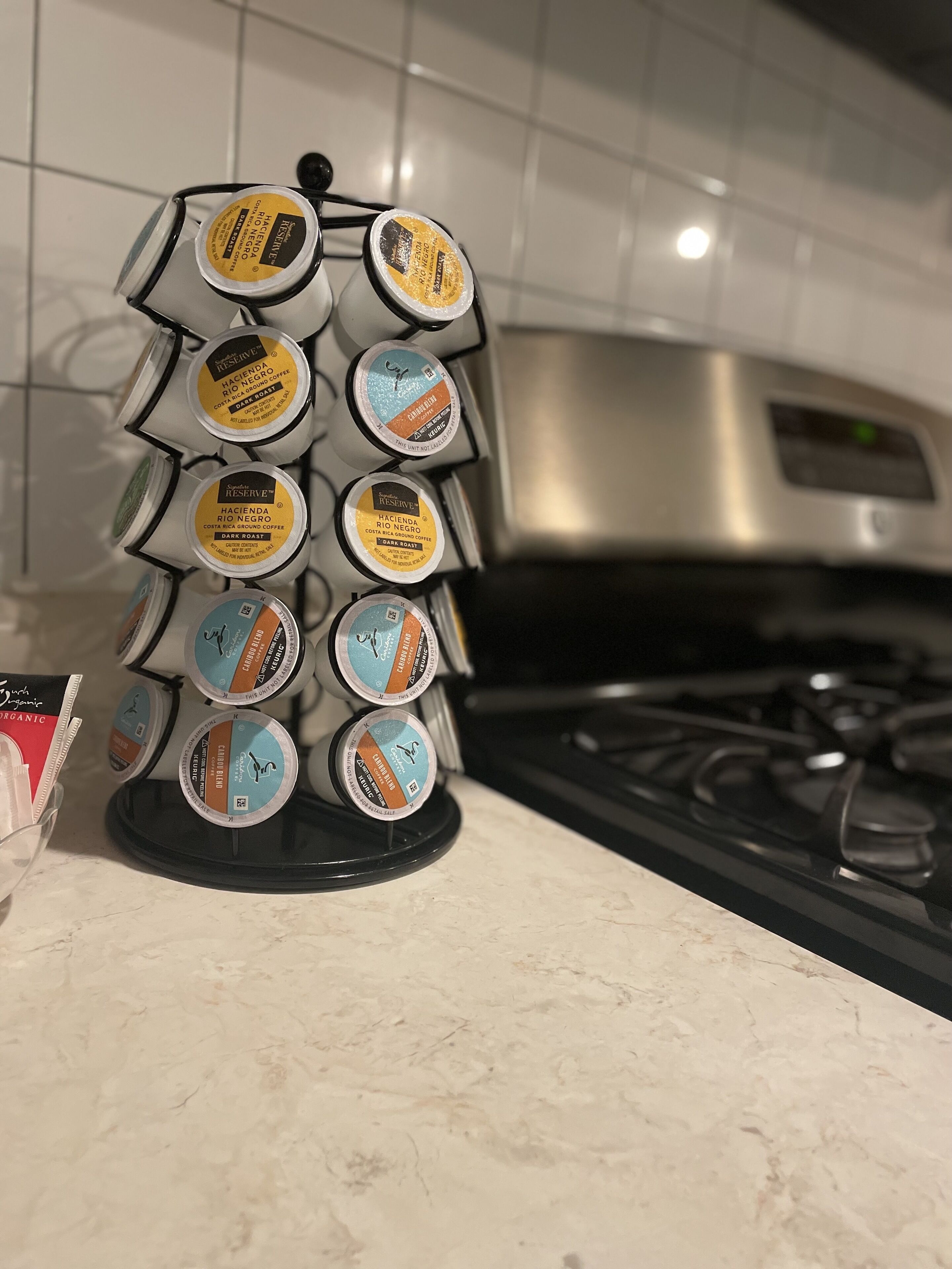 Kaffe- och tebryggare, kylskåp, mikrovågsugn och ugn