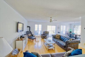 TV, fireplace, foosball, table tennis