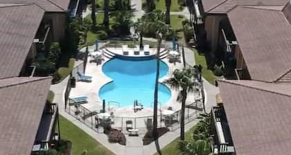 Quiet Condo With Easy Beach Access