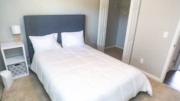 3 bedrooms, desk, iron/ironing board, free WiFi