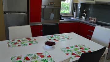 Fridge, microwave, oven, dishwasher