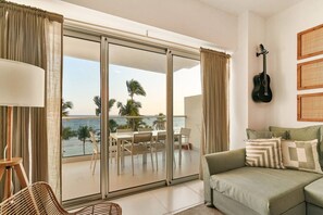 TV, ping pong, stereo