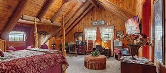 Bandera Suite - Cozy Cabin, Mico, TX