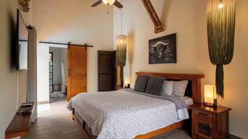 5 bedrooms, in-room safe, desk, iron/ironing board