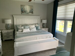 3 bedrooms, desk, iron/ironing board, free WiFi