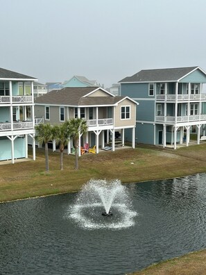 Exterior - Charming cottage in Pointe West Resort & walking distance from private beach! (Galveston)