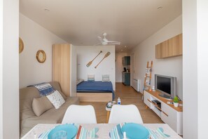 Bügeleisen/Bügelbrett, kostenloses WLAN, Bettwäsche