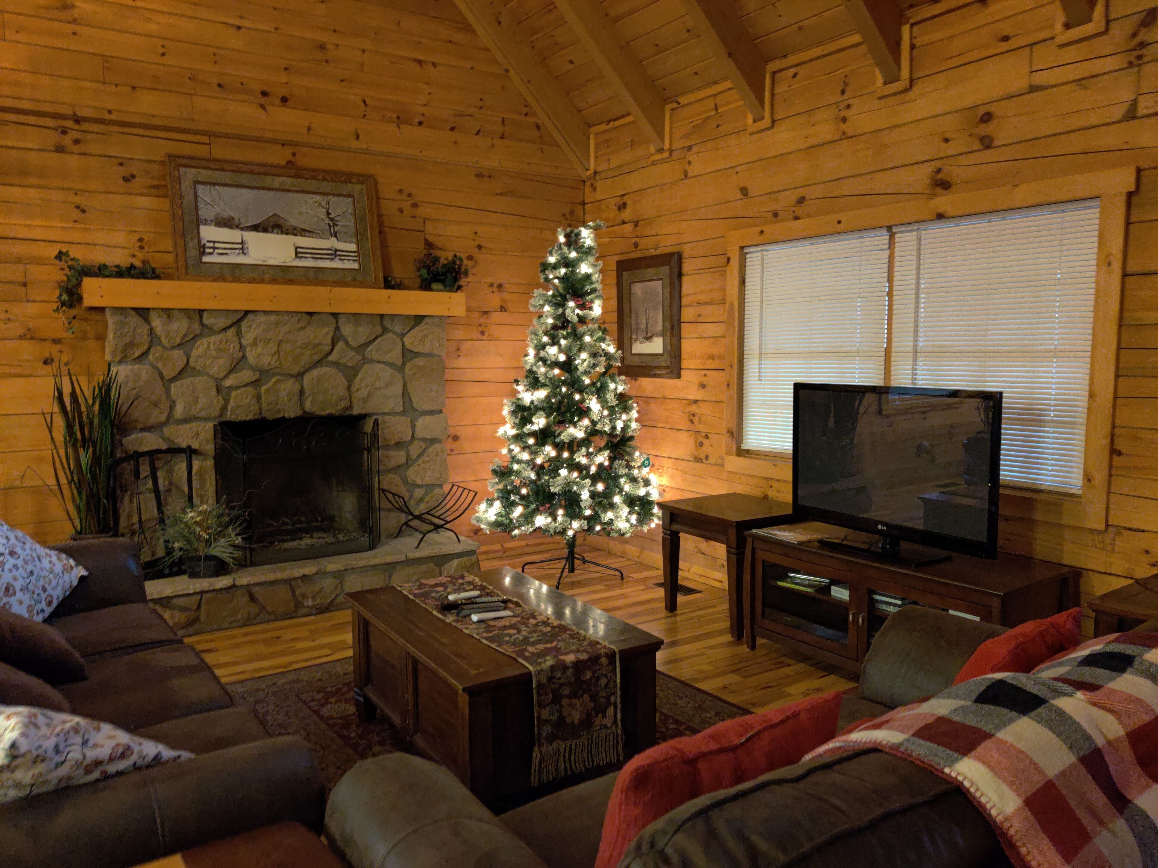 Smart TV, fireplace, DVD player, table football