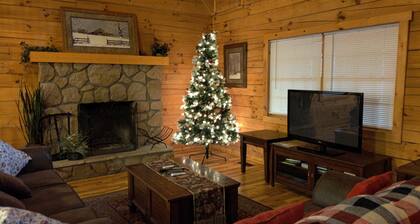 Lovie's Hillside Lodge nestled into 5 wooded acres