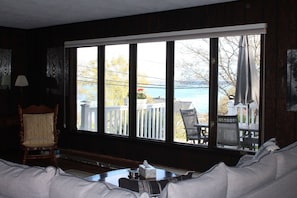 Smart TV, fireplace, music library