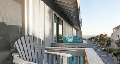 Oceanside Condo Complex- Pine Knoll Shores- Steps to Beach & Pool