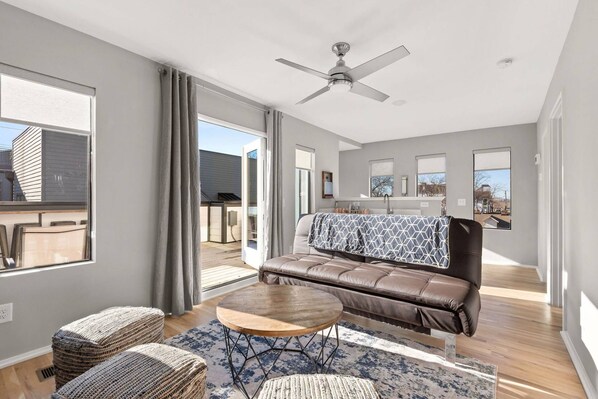 Unclassified image, 1 of 48, button