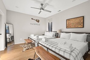 4 habitaciones, tabla de planchar con plancha y wifi 