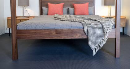 Hollywood Guesthouse Pkg WiFi AC close to Sunset/Fairfax int. 145 per/night