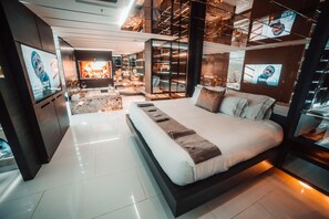 4 habitaciones, caja de seguridad en la habitación y escritorio 