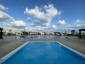 Outdoor pool, a heated pool