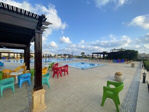 Outdoor pool, a heated pool
