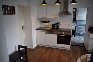 Refrigerador, microondas, parrilla de estufa y lavavajillas 