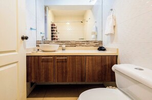 Bathroom - Vitico Rent Solutions Larco 702 (Miraflores)