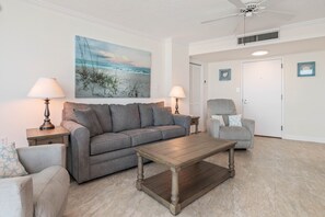 Smart TV, ping pong - Beach Lovers, 2/2 Peck Plaza Direct Oceanfront Condo, Heated Pool Hot Tub - Peck14SE (Daytona Beach)