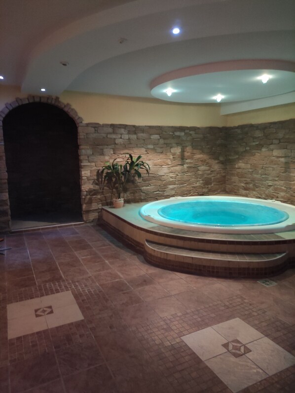 Indoor spa tub - Garda Apartman (Hévíz)
