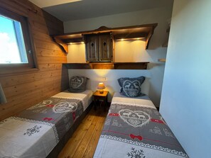 2 bedrooms