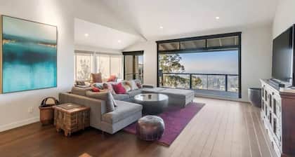 Luxury 3BR Hillside Retreat w/AC – Panoramic View