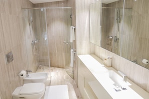 Standard Apartment | Bathroom