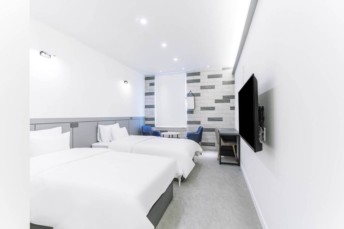 Kamar Twin Deluks | Wi-Fi gratis dan didekorasi berbeda-beda