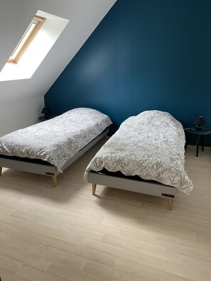 4 Schlafzimmer, Reisekinderbett, WLAN, Bettwäsche