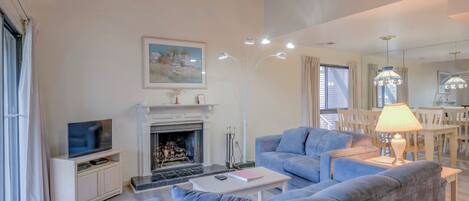 Smart TV, computer monitors