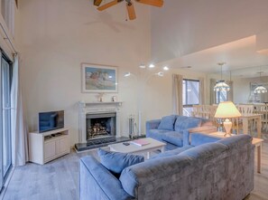 Smart TV, computer monitors